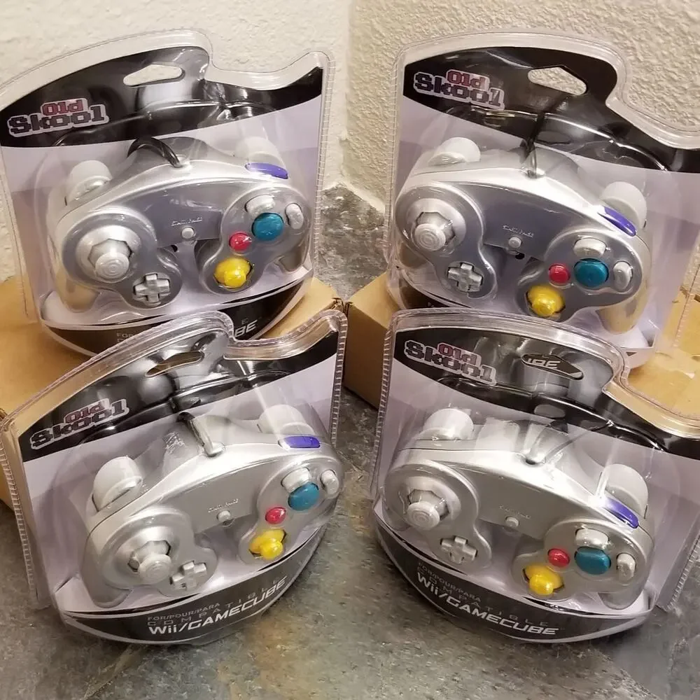 4 Gamecube Controllers - Silver / Platinum (NEW) - Nintendo - Old Skool